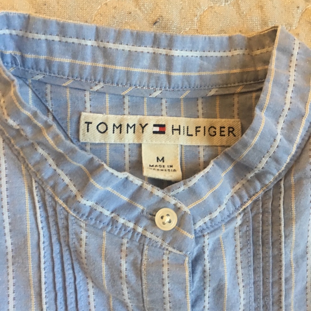 Button down - Picture 2 of 2